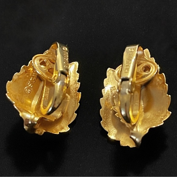 ✨Elegant Vintage Giovanni Signed Figural Leaves Clip-on Earrings - Picture 4 of 5